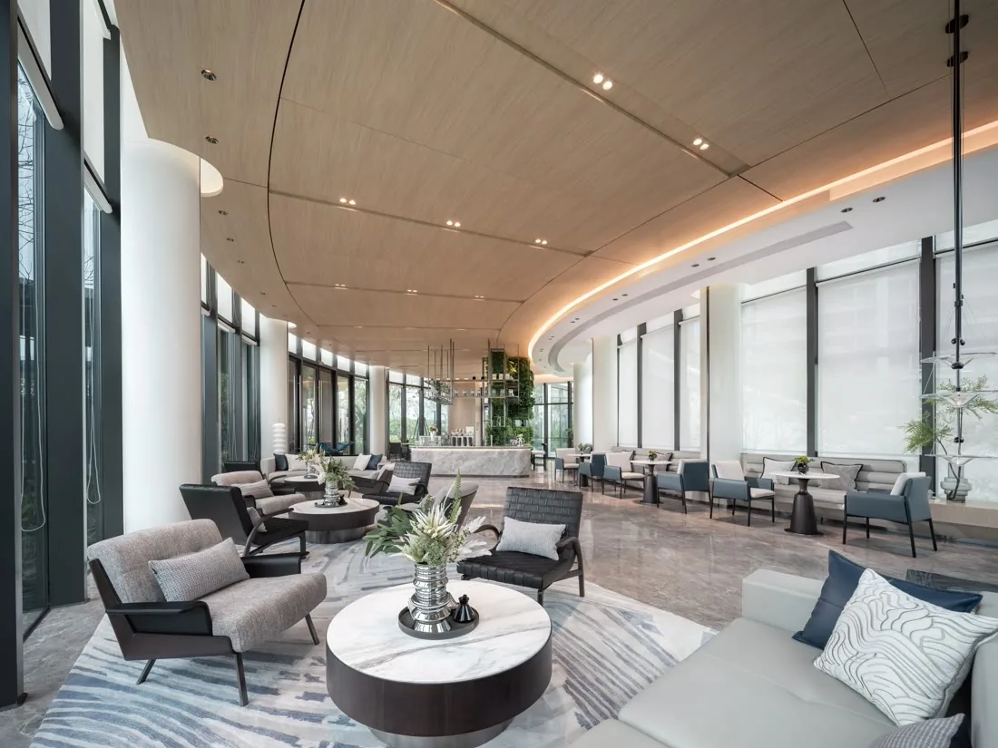 Lobby moderne et élégant de l'hôtel